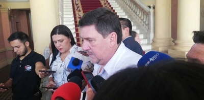 HOY / Funcionarios del Senado se suman a horario excepcional