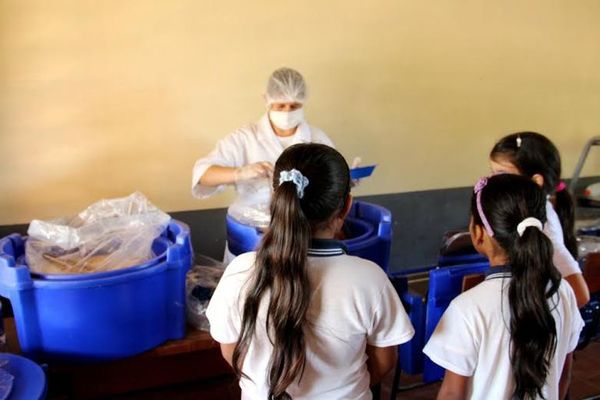 Coordinan medidas para paliar falta de almuerzo escolar por la suspensión de clases - Nacionales - ABC Color