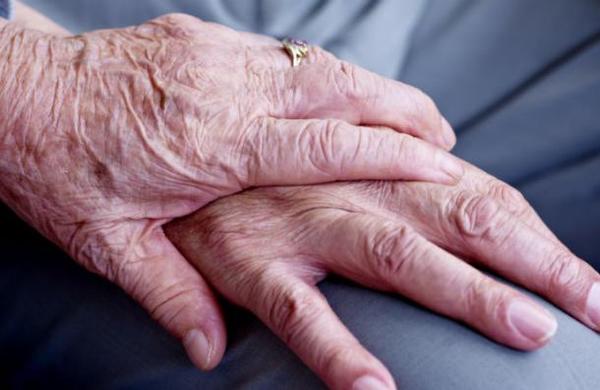 La pareja de ancianos que falleció con horas de diferencia producto del coronavirus - C9N