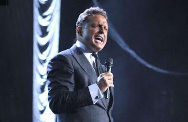 Revelan inédita foto de la 'feliz adolescencia' de Luis Miguel - C9N