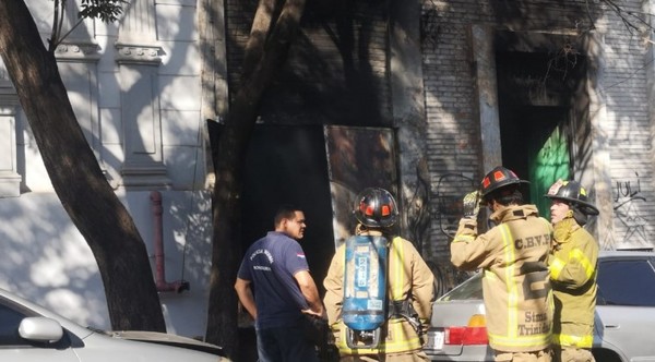Explosión, incendio y humo tóxico en microcentro de la capital