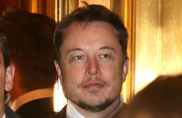 El mensaje de Elon Musk en el que desestima el pánico en torno al coronavirus - SNT