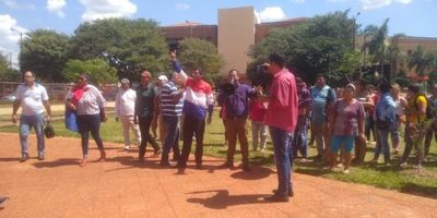Concejal Municipal sufrió “mal de caquis” y salió corriendo al “baño”