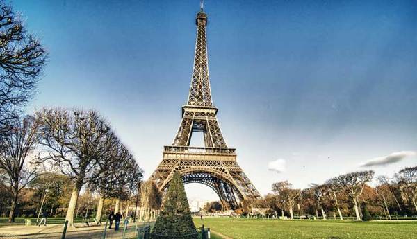 La torre Eiffel, Louvre y Versalles cierran sus puertas por el coronavirus » Ñanduti