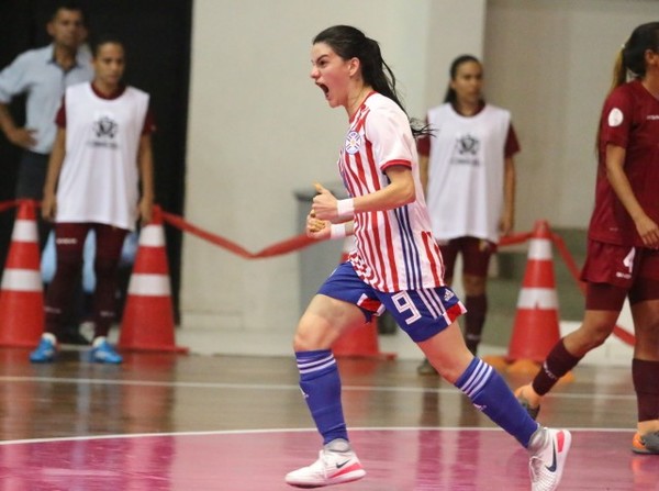 Futbolista paraguaya, nominada entre las mejores del mundo