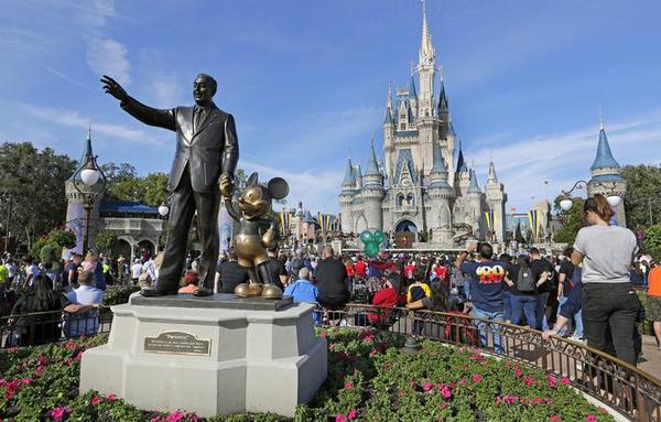 Parques de Disney cierran sus puertas por el Coronavirus