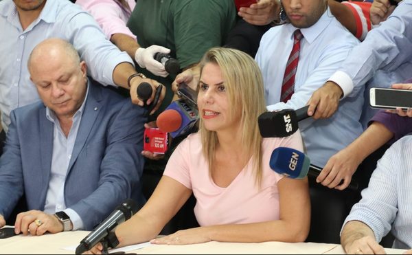Bancos y comercios acuerdan facilidades para compras a domicilio durante contingencia | .::Agencia IP::.