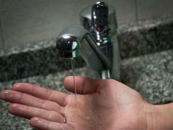 Ciudadanos reportan falta de agua y Essap alega máxima potencia