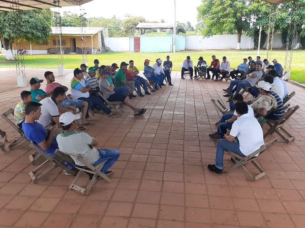 Autoridades municipales de Arroyito pararon la manifestación de agricultores - Nacionales - ABC Color