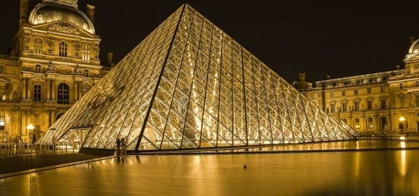 HOY / La torre Eiffel, Louvre y Versalles cierran sus puertas por el coronavirus