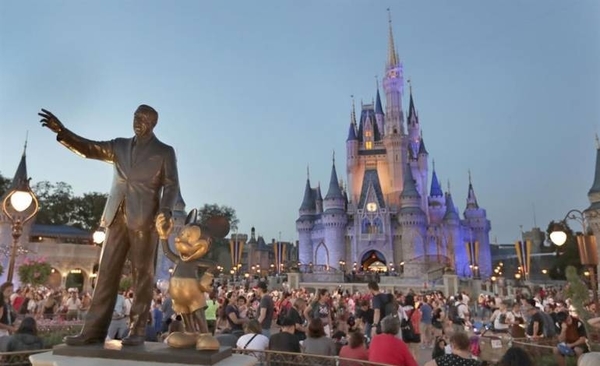 HOY / Disney suspende la producción de películas por el coronavirus