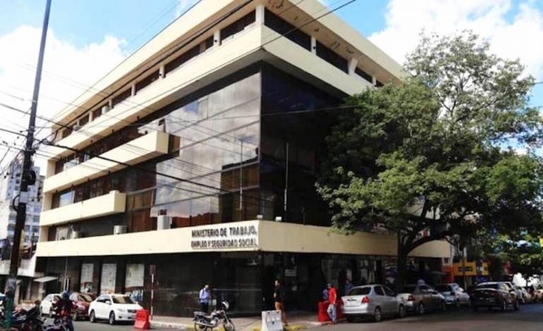 HOY / Ministerio multará a patrones que no paguen sueldo por 15 días de cuarentena