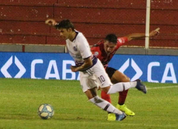 Oscar Romero marcó un gol de media cancha
