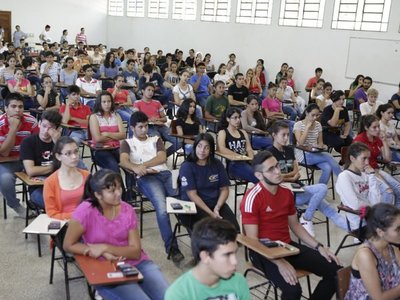 Más de 4.300 jóvenes habilitados al examen para acceder a becas de Itaipú