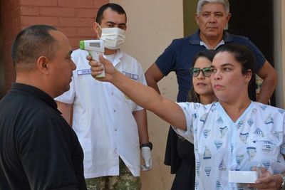 Controlan temperatura a visitas de menores en Centro Educativo de Itauguá