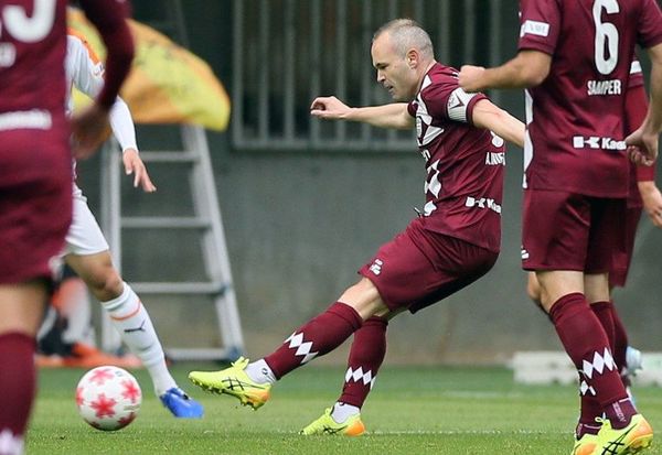 Iniesta: “Hay que ser los más solidarios del mundo”  - Fútbol - ABC Color