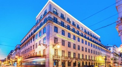 CR7 convertirá sus hoteles en hospitales para combatir al coronavirus