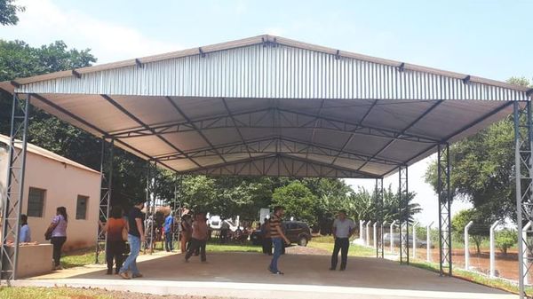Construyen tinglados comunitarios en Itakyry - ABC en el Este - ABC Color