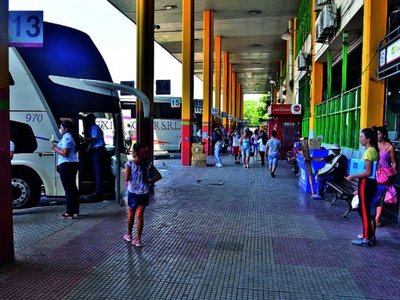 Terminal de Asunción recibe menos pasajeros y  circulación   baja  un 40%