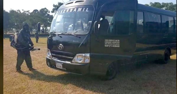 Buses militares saldrán desde mañana para llevar trabajadores