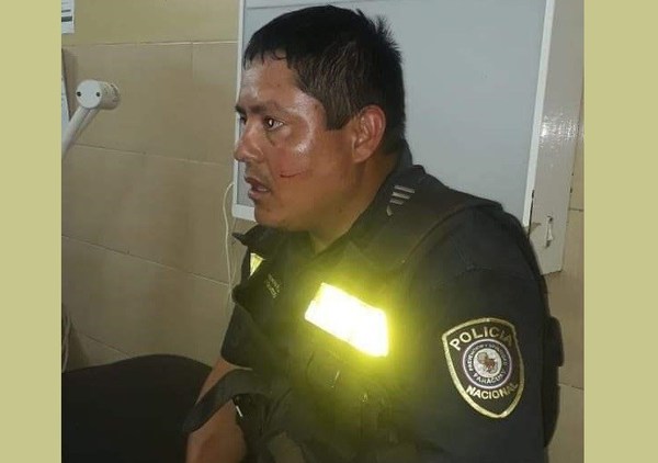 Inadaptados hieren a policías en control para evitar aglomeración - ADN Paraguayo