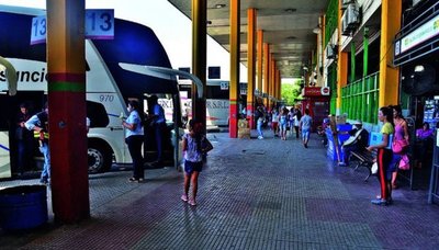 Terminal de Asunción recibe menos pasajeros y circulación baja un 40%