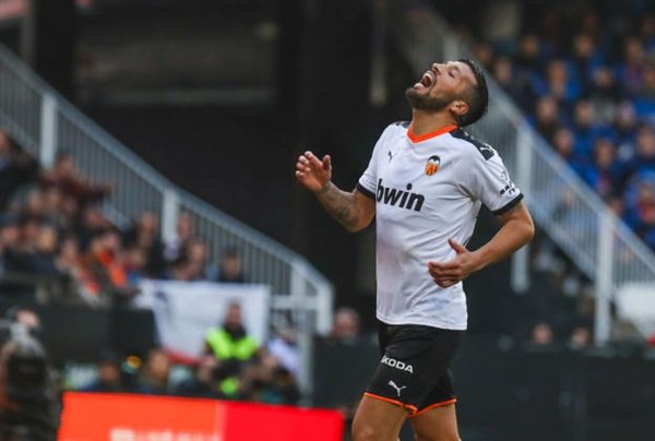 El argentino Garay, primer jugador de la liga española con Coronavirus