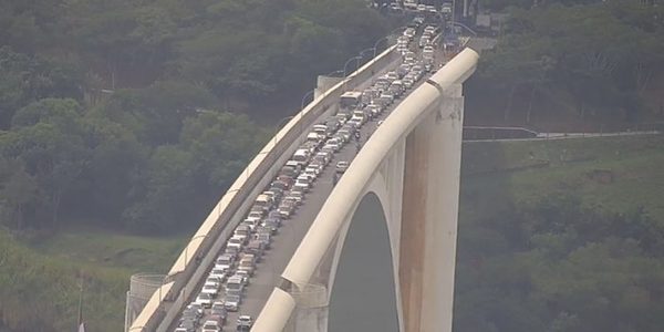 Paraguayos coparon comercios de Foz (Brasil) ante anuncio de cierre de fronteras. El vecino país sigue sin tomar medidas - ADN Paraguayo