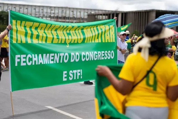 Miles de manifestantes pro-Bolsonaro marchan en Brasil y desafían la pandemia » Ñanduti