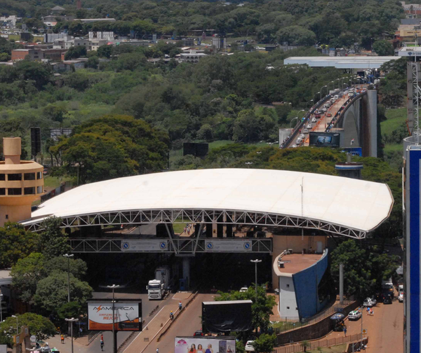 Paraguay inicia el cierre de sus fronteras