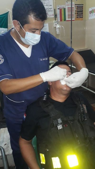 Imputan y piden prisión para los que agredieron a policías - Nacionales - ABC Color