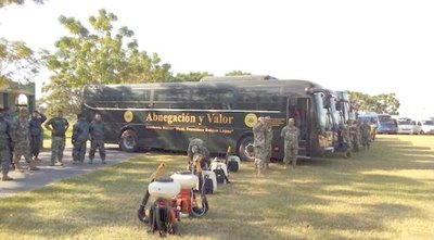 Milicos te llevan hoy en ómnibus y en camión | Crónica
