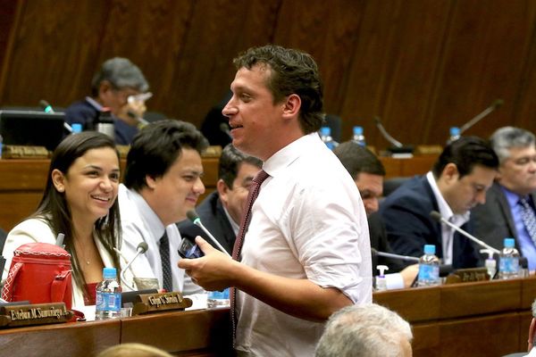 Proponen a autoridades donar sus salarios para combatir el COVID-19