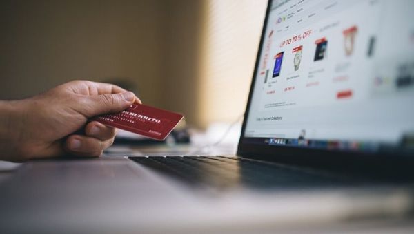 Compras online y cuotas sin intereses: buscan estimular el comercio electrónico en el sector privado (y beneficiar a los consumidores)
