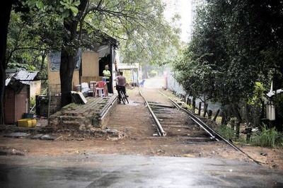 MOPC licitará obras del tren, vía APP - Economía - ABC Color