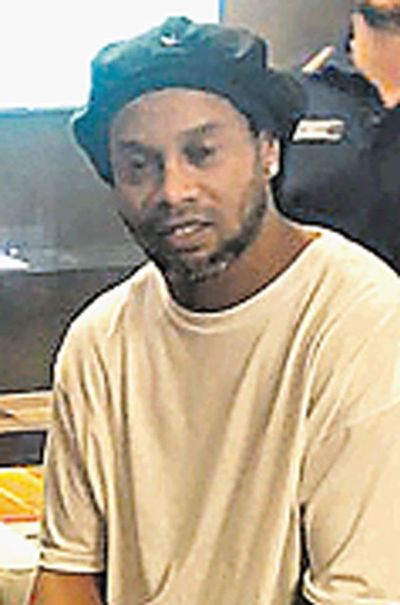 Defensa de Ronaldinho afirma que la justicia paraguaya duda de Brasil - Judiciales y Policiales - ABC Color