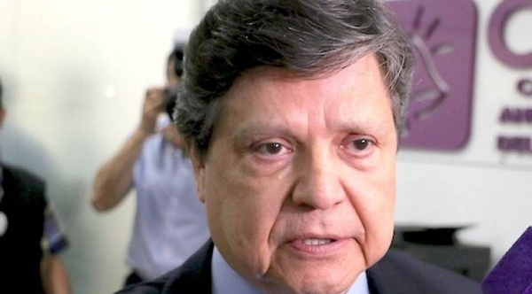 HOY / "Toque de queda": solo podrán salir los que trabajan en farmacias y supermercados