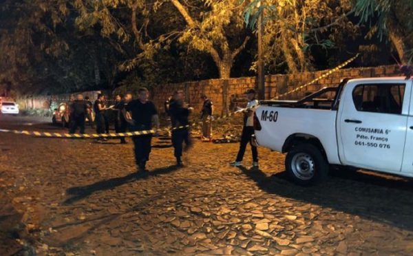 Un motoasaltante cae abatido y otro malherido en Presidente Franco