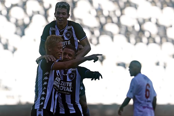 Keisuke Honda debuta con gol en Botafogo