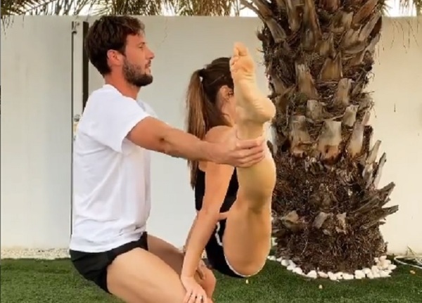 VIDEO: Futbolista y su esposa enseñan ejercicios en plena cuarentena