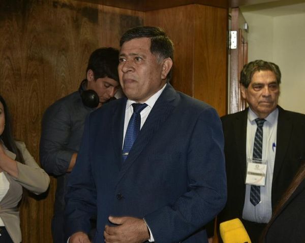 Armando Gómez renuncia a la intendencia de Lambaré - Nacionales - ABC Color