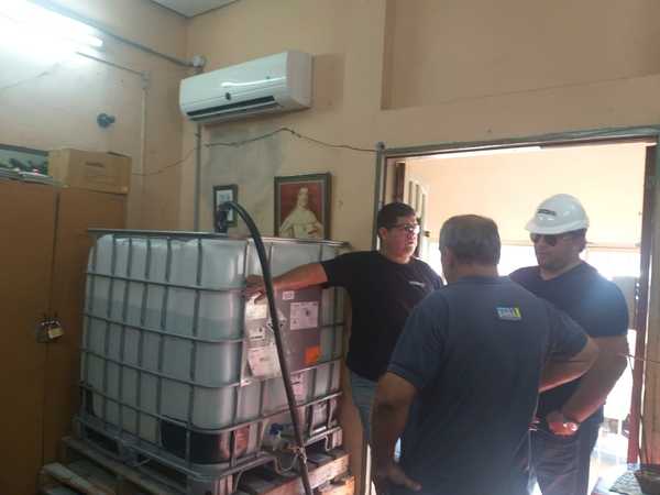 Trece mil litros de alcohol serán distribuidos en centros educativos y penitenciarios para combatir el COVID-19 - .::RADIO NACIONAL::.