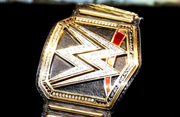 Error dejó al descubierto lo que hacen los luchadores de la WWE en los comerciales - C9N