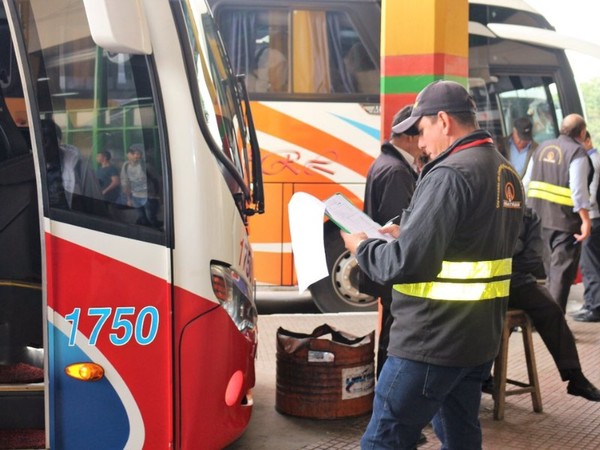 Covid-19: Dinatran garantiza el servicio de transporte público