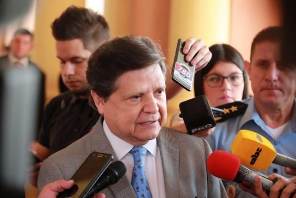 Moteles no tienen restricción si no hay orgía, dice ministro