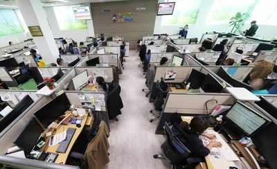 HOY / Empresas exponen a contagio del COVID-19 a sus empleados: call centers, entre los más "vulnerables"