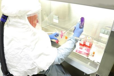 Ya prueban en humanos vacuna contra Covid-19 | Crónica