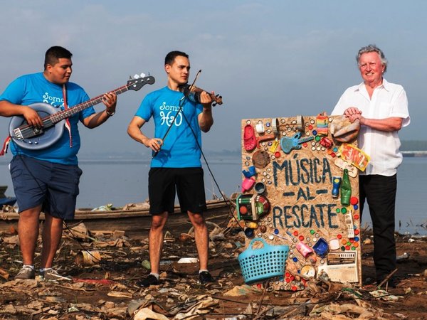 En las escuelas la enseñanza de la música es simbólica, según Szarán