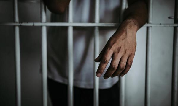 Procesan a un hombre que presuntamente tomó de rehenes a una pareja y luego disparó contra Policías » Ñanduti