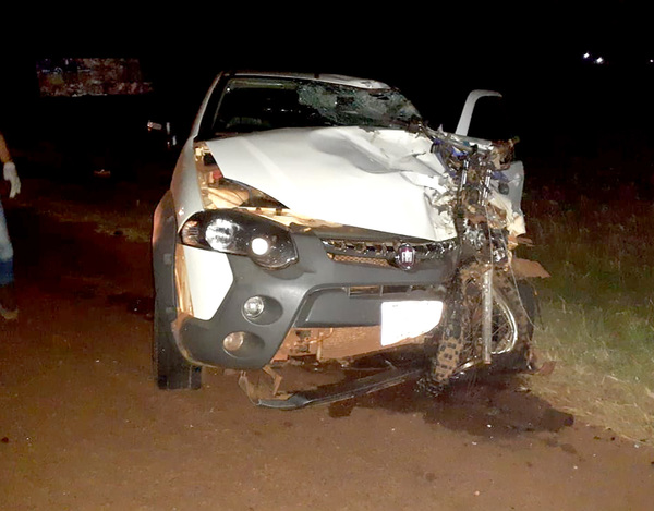 Motociclista muere descuartizado tras colisión frontal con camioneta